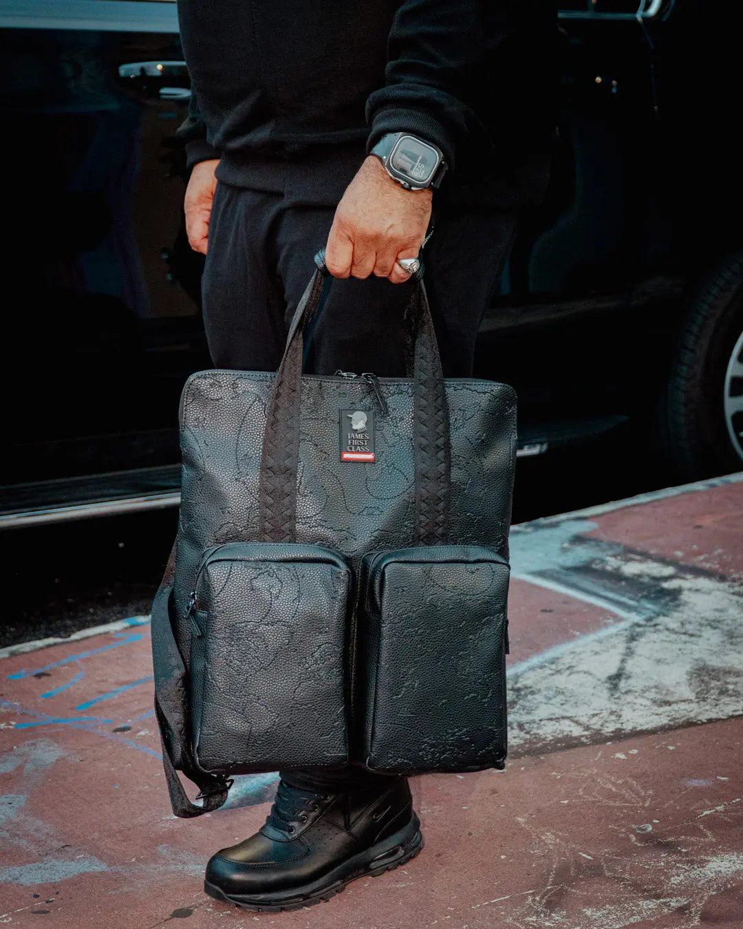 JAMES FIRST CLASS TYCOON TRAVELER CROSSOVER MESSENGER BAG - Image 6
