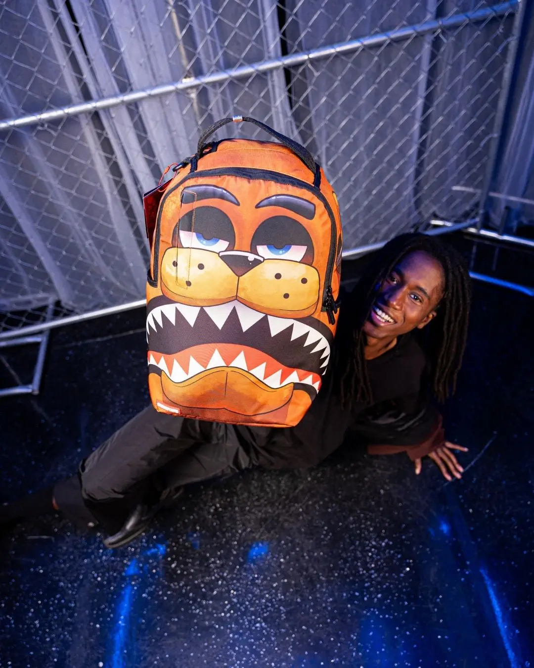 FIVE NIGHTS AT FREDDY'S SHARK DLXSR BACKPACK - Image 4
