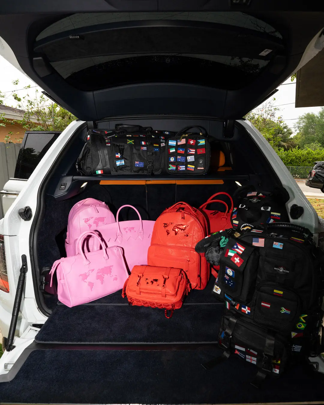 JAMES FIRST CLASS FIRST LADY PYRAMID DUFFLE - Image 6