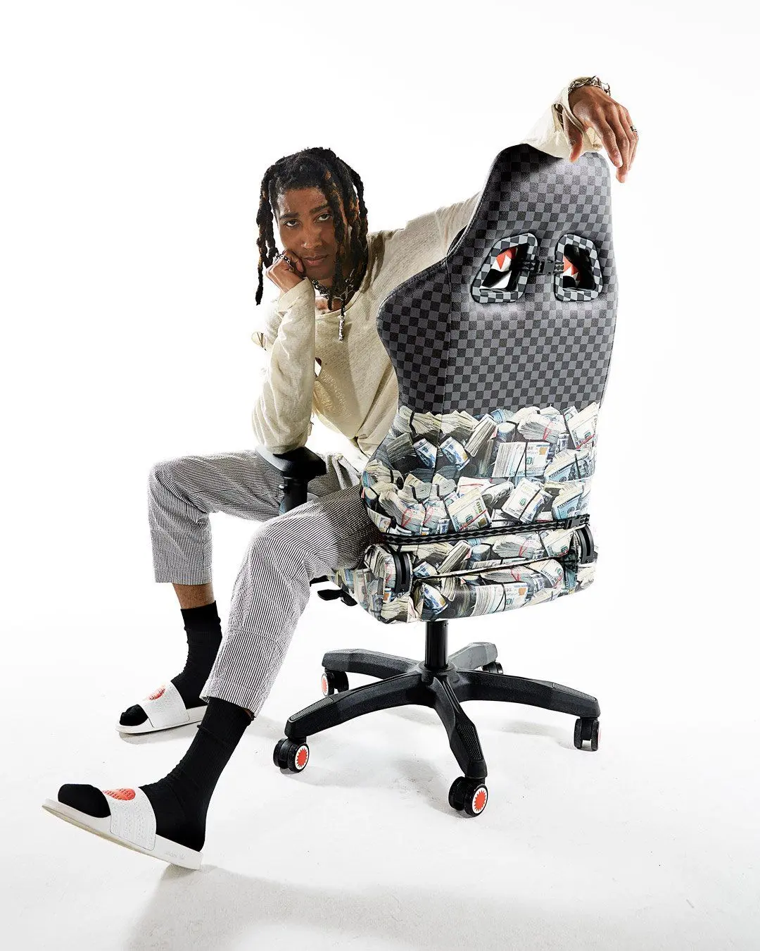 CHECK MONEY GAMING CHAIR - SUPER RARE - Image 4