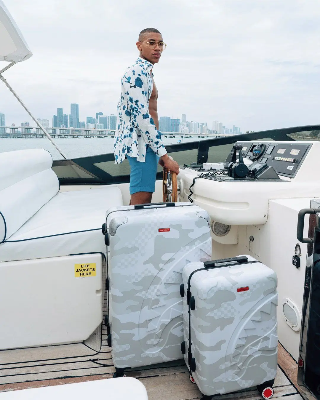 3AM LE BLANC SHARKNAUTICS HARDSHELL FULL-SIZE LUGGAGE - Image 2