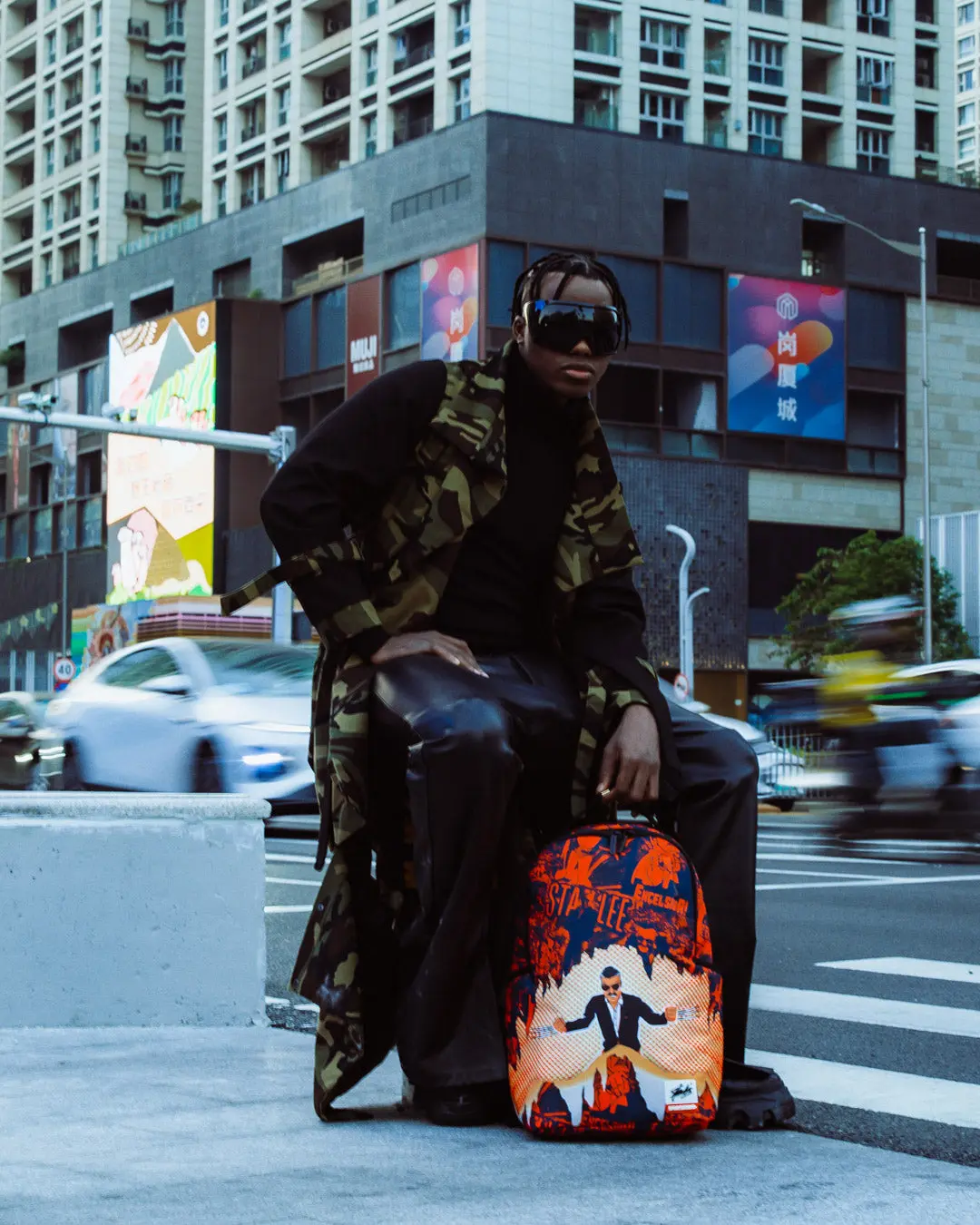 STAN LEE COLLAB BACKPACK - IF YOU CAN'T FIND A HERO, BE ONE - Image 4