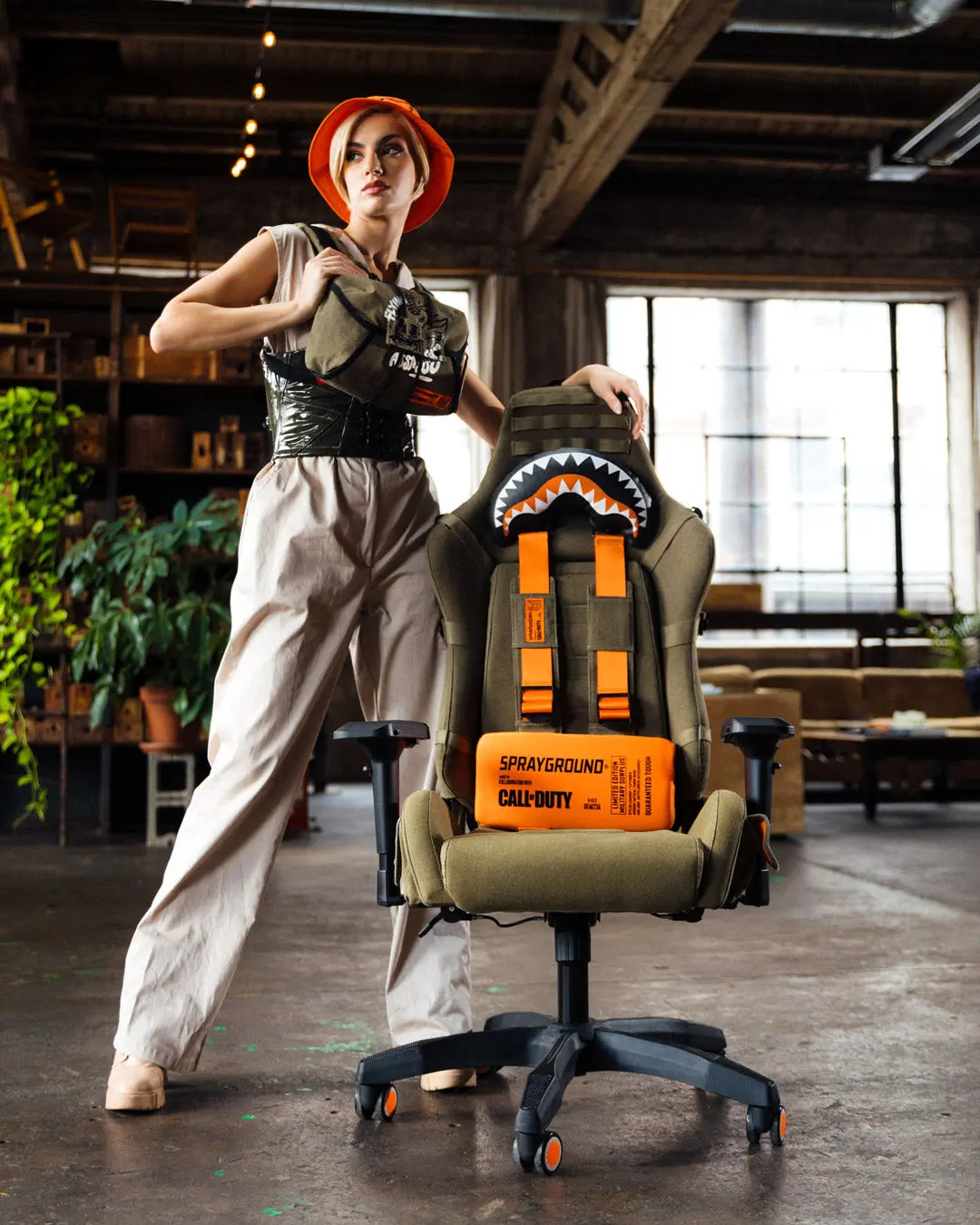 CALL OF DUTY FLYING ASSASSINS PARACHUTE CHESTPACK - Image 2
