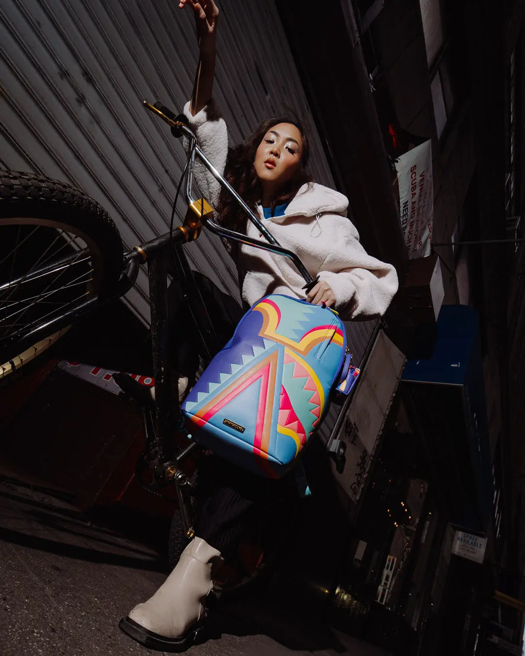 I'M ON VACATION ON MY YACHT BACKPACK - Image 4