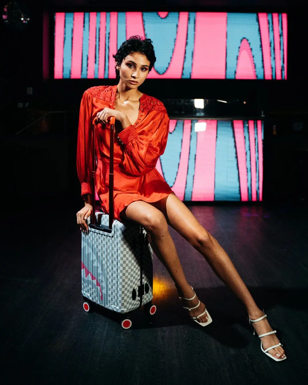 ROSE ALL DAY LA PALAIS SHARKNAUTICS HARDSHELL CARRY-ON LUGGAGE - Image 10