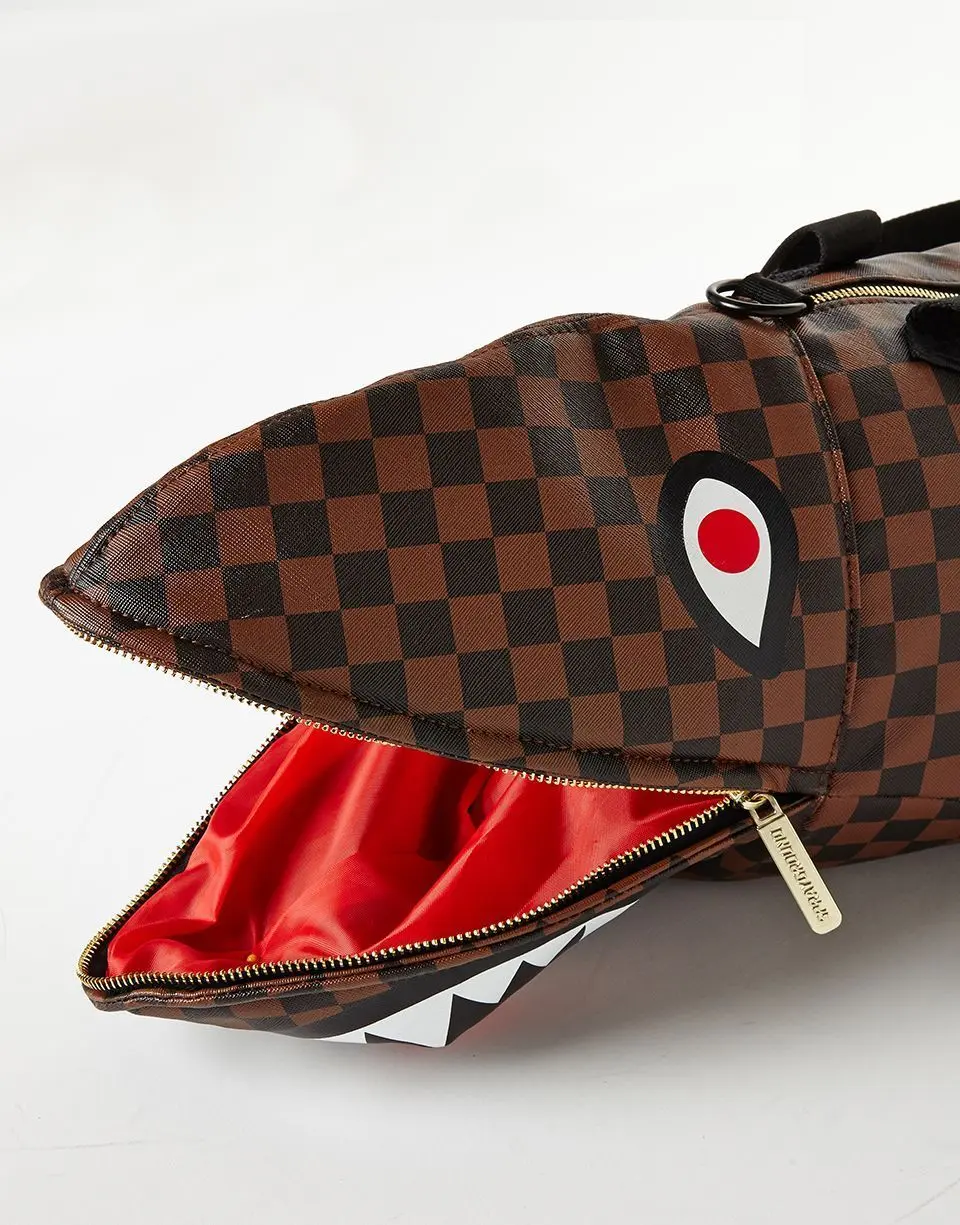 A SHARK IN PARIS - Image 2