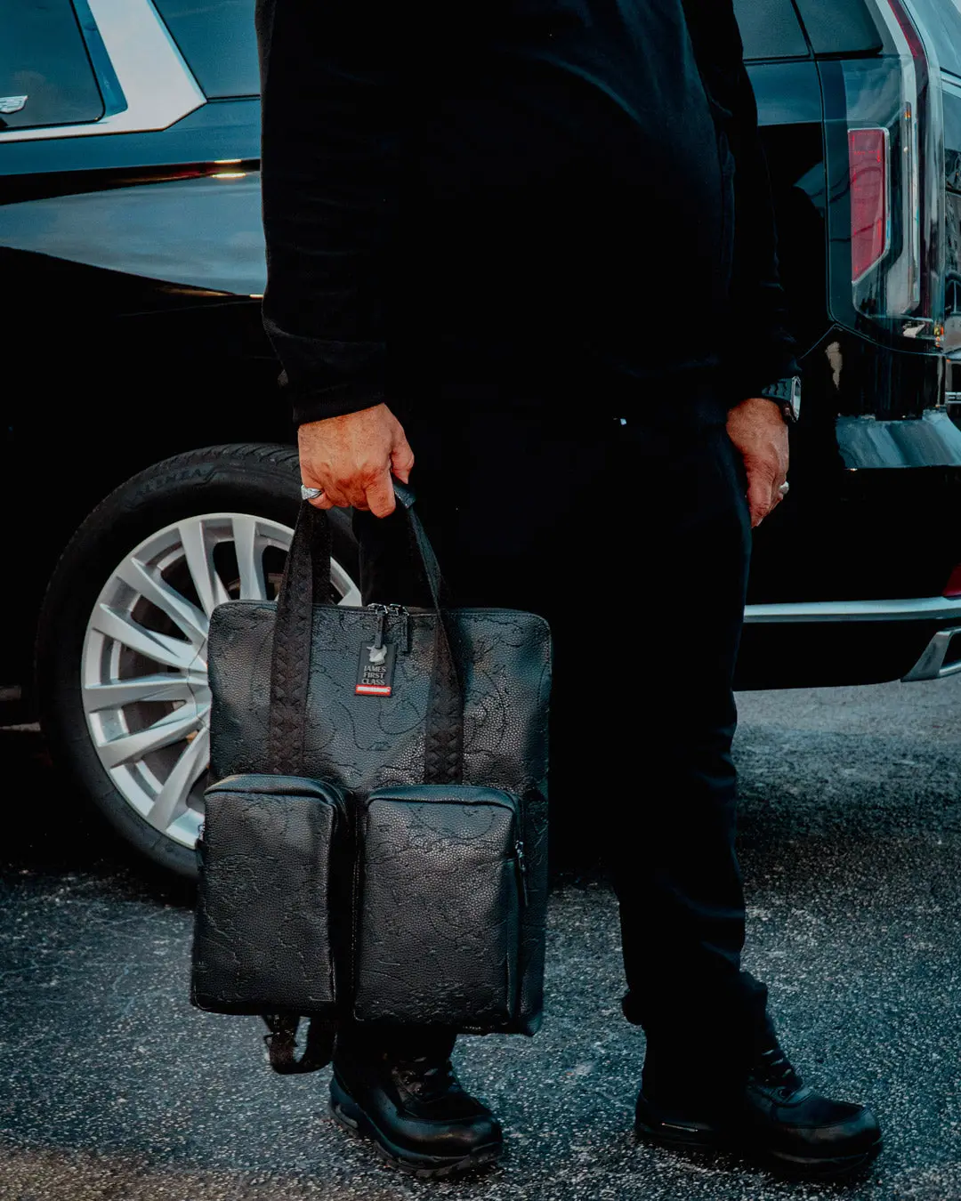 JAMES FIRST CLASS TYCOON TRAVELER CROSSOVER MESSENGER BAG - Image 8