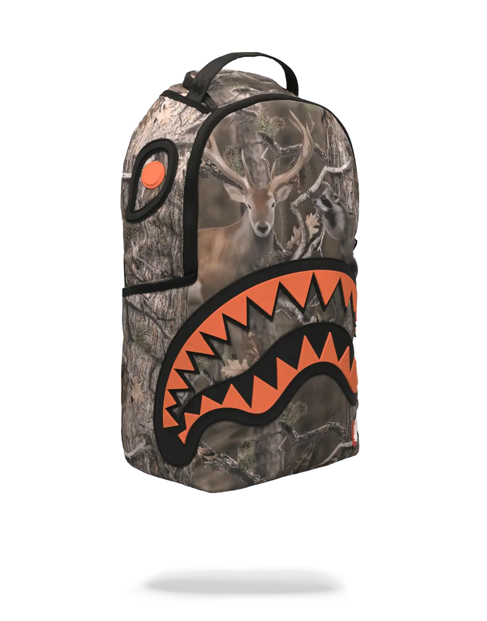 WILD LIFE HUNTER RUBBER SHARK BACKPACK - Image 2