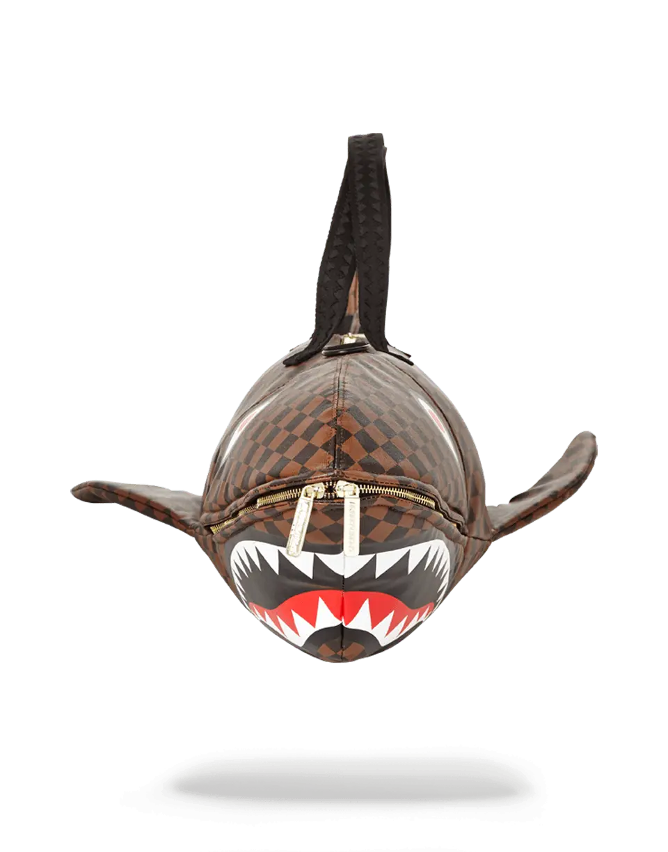 A SHARK IN PARIS - Image 3